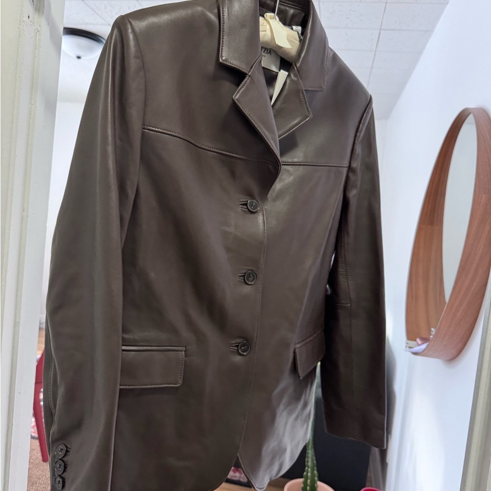 Leather jacket - Picture 3 of 5